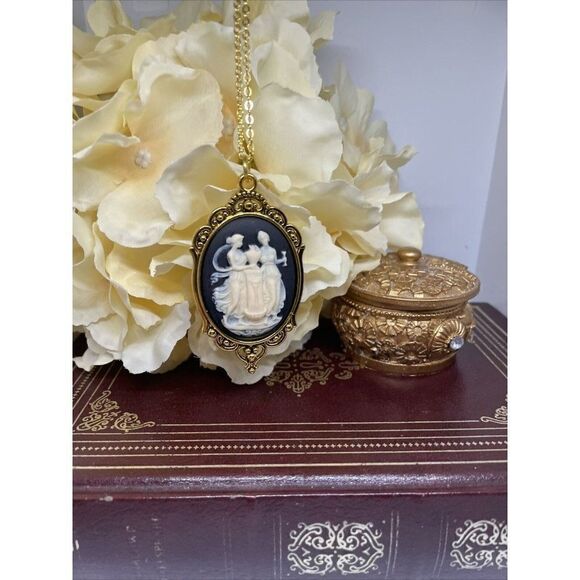 Grecian Ladies Garden Cameo Gold Statement Pendant Necklace Wedding Daughter - Picture 6 of 10